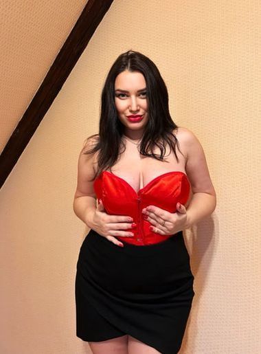 милая девушка Yuliya