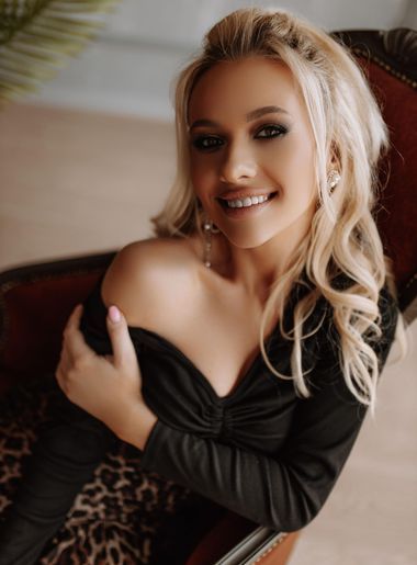 сексуальная невеста Polina