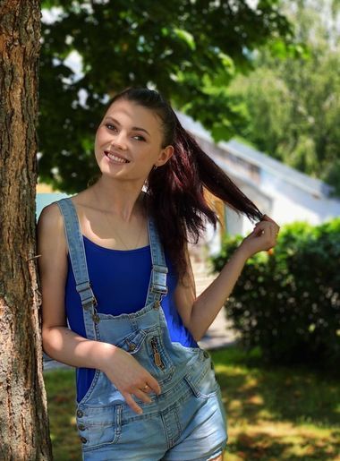 милая девушка Anna