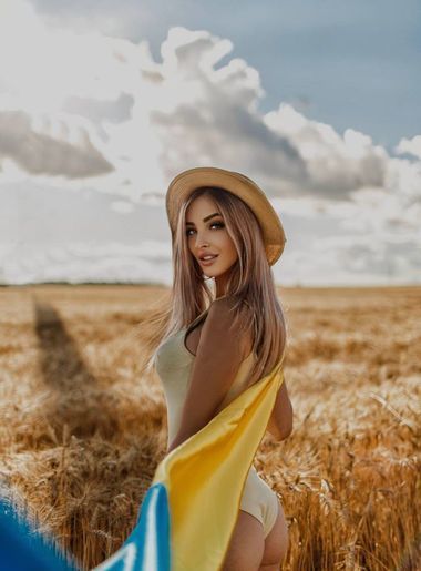 милая девушка Alina