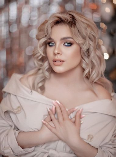 сексуальная невеста Julia