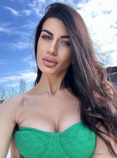 милая девушка Alina