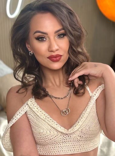 милая девушка You_Need_Me