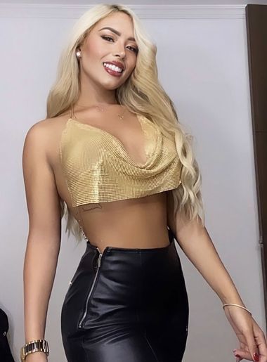 одинокая красотка Angie-Daniela