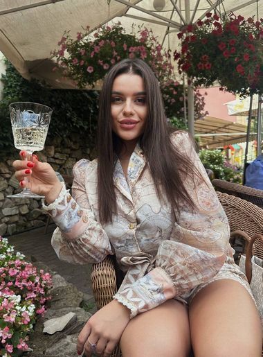 сексуальная невеста Sofi