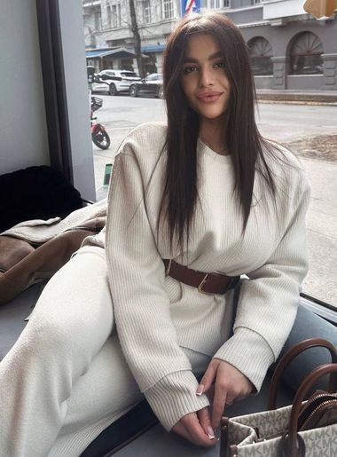 сексуальная невеста Sofi