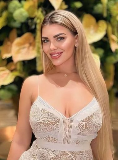 милая девушка Renata