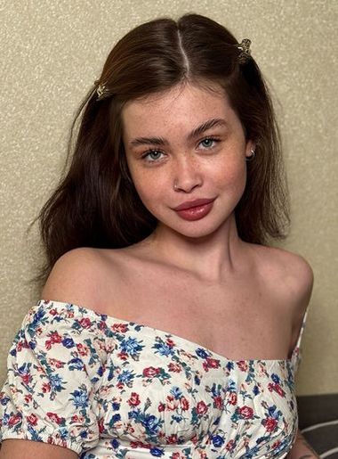 одинокая красотка Sofia