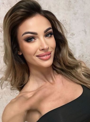 милая девушка Karina