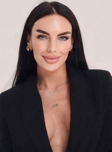 одинокая красотка Anna