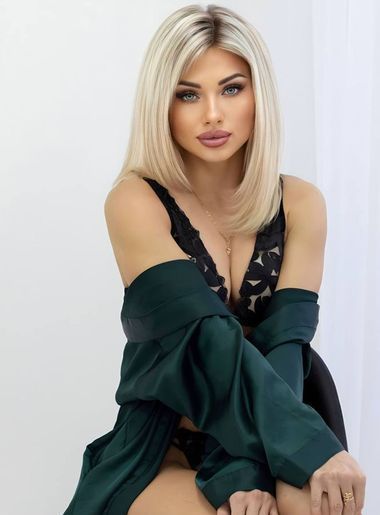 милая девушка Karina