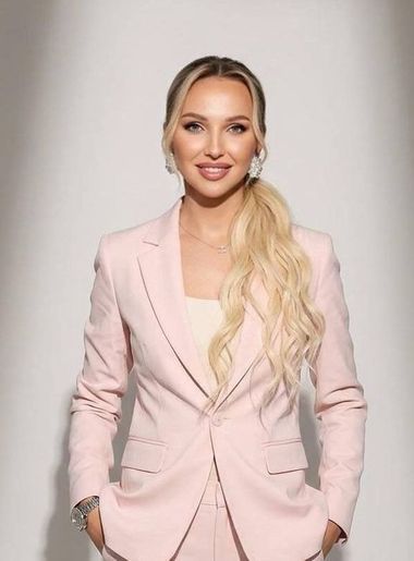 одинокая красотка Blonde-Alina