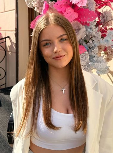 милая девушка Yulia