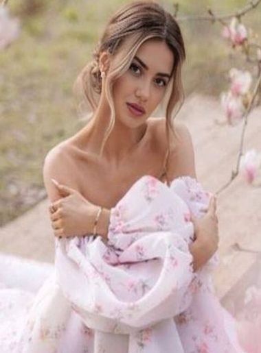 одинокая красотка Mariia