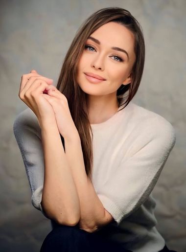 милая девушка Elina