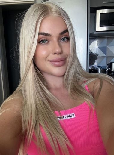милая девушка Alina