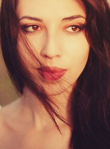 одинокая красотка Alexandra