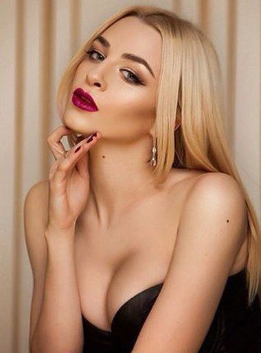 одинокая красотка Victoria