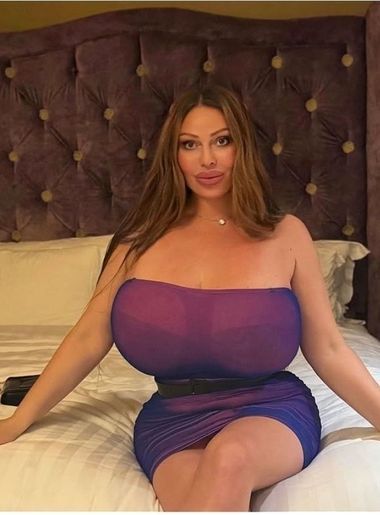 CharmedByU, Москва, Русскоговорящие, одинокая красотка