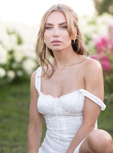 милая девушка Julia