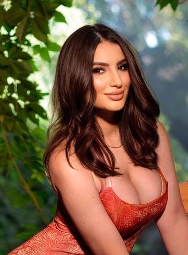 одинокая красотка Marina