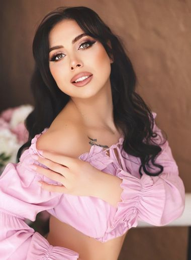 сексуальная невеста Elena