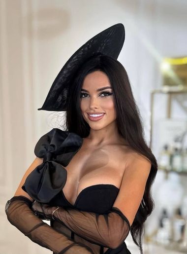 одинокая красотка Ulyana