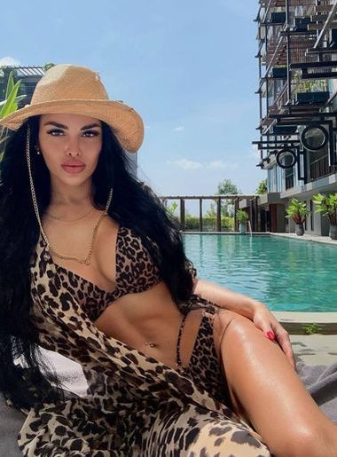 одинокая красотка Ulyana