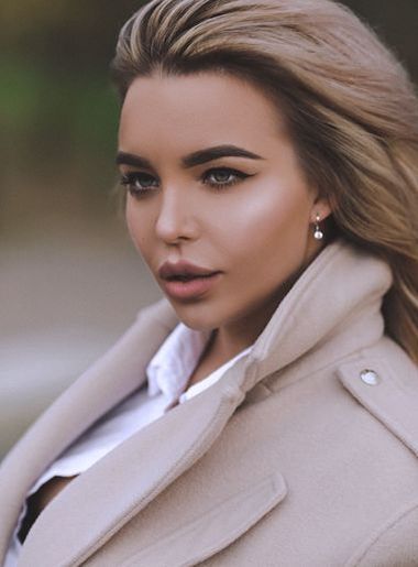 милая девушка Nadia