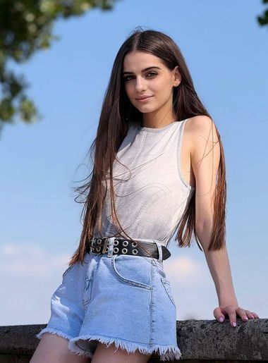 милая девушка Marri