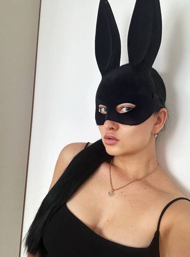 одинокая красотка Valeria