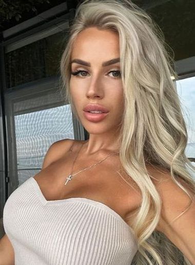 сексуальная невеста Violetta